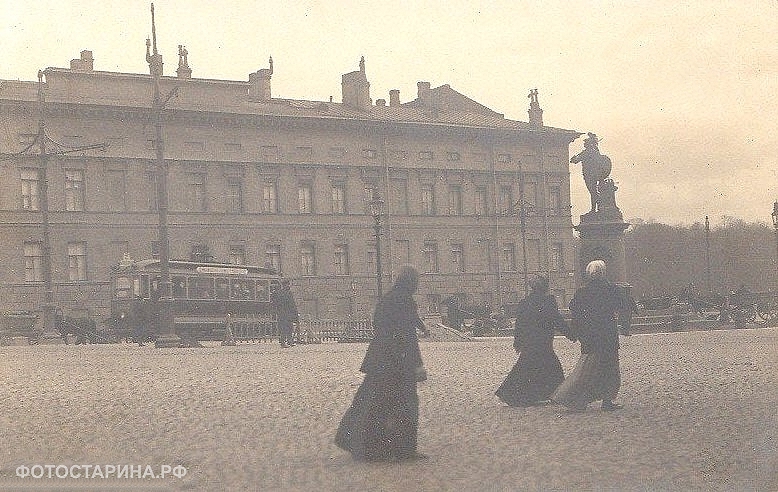 Санкт- Петербург в начале ХХ века. Суворовская площадь.