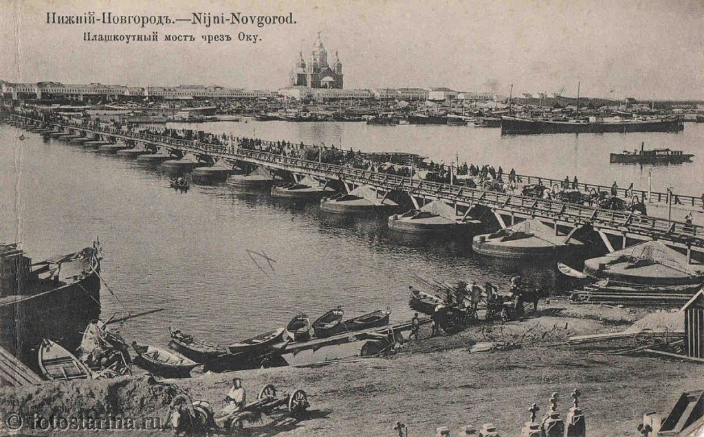 Нижний новгород. Плашкоутный мост через Оку.