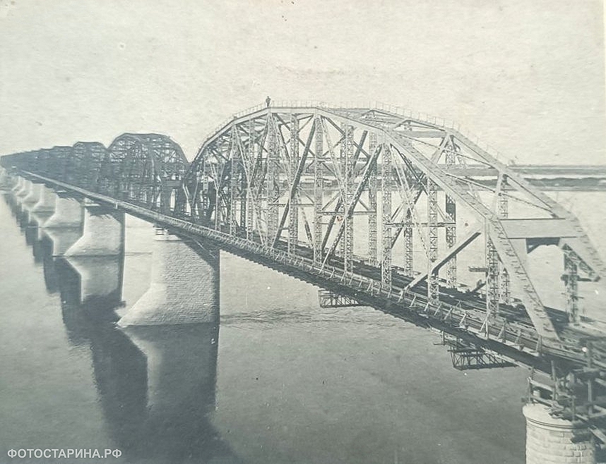 Амурский мост в Хабаровске на старинной фотографии